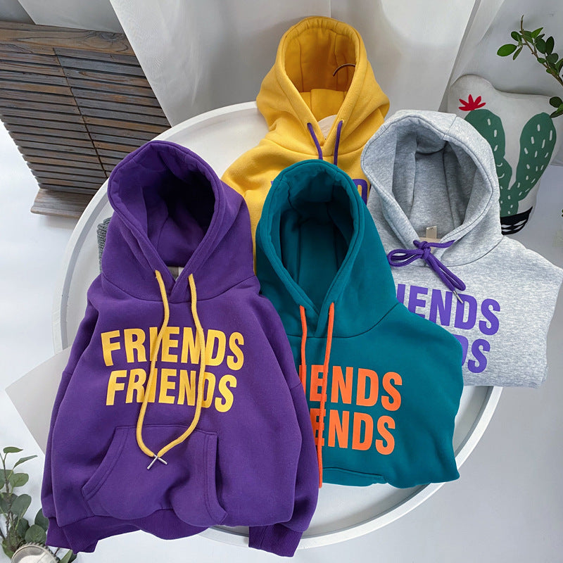 Pull à capuche matelassé pour enfant avec lettres colorées pour l'hiver